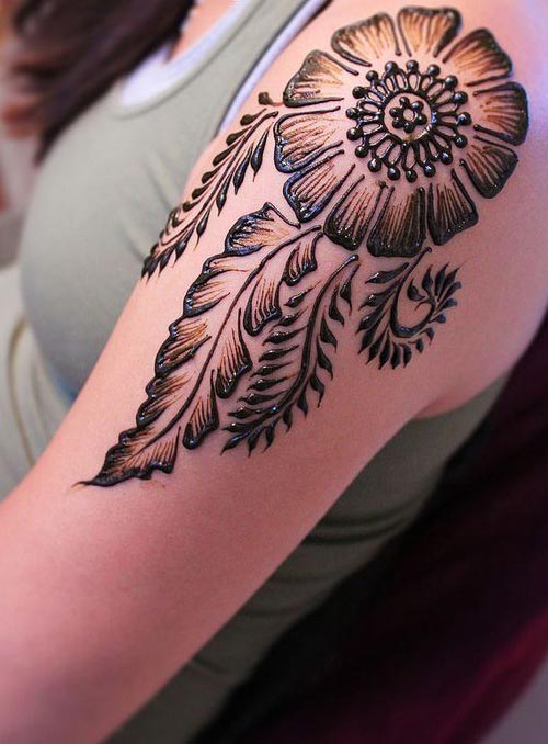 Varanasi India Painting of henna tattoo on arm News Photo  Getty Images
