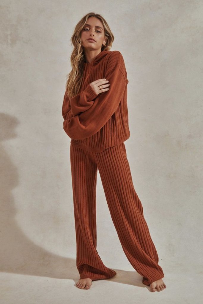 Oversized knitted loungewear for women.